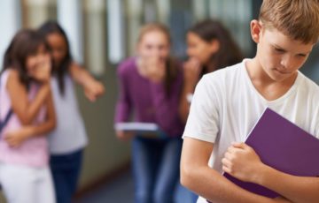 Trygge elever som trives på skolen, lærer best. Mobbing er et stort samfunnsproblem, og barn som blir mobbet er mer utsatt for sykdom og problemer senere i livet. Arbeiderpartiet vil skjerpe innsatsen mot mobbing på skolen og prioritere det forebyggende arbeidet.