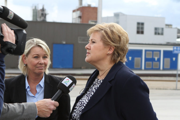 Statsminister Erna Solberg og næringsminister Monica Mæland