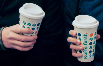 Venstre - Kaffe først.