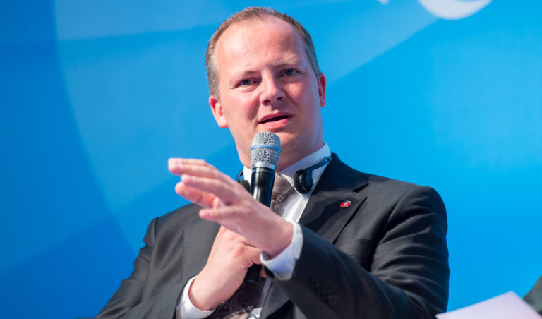 Ketil Solvik-Olsen making a point